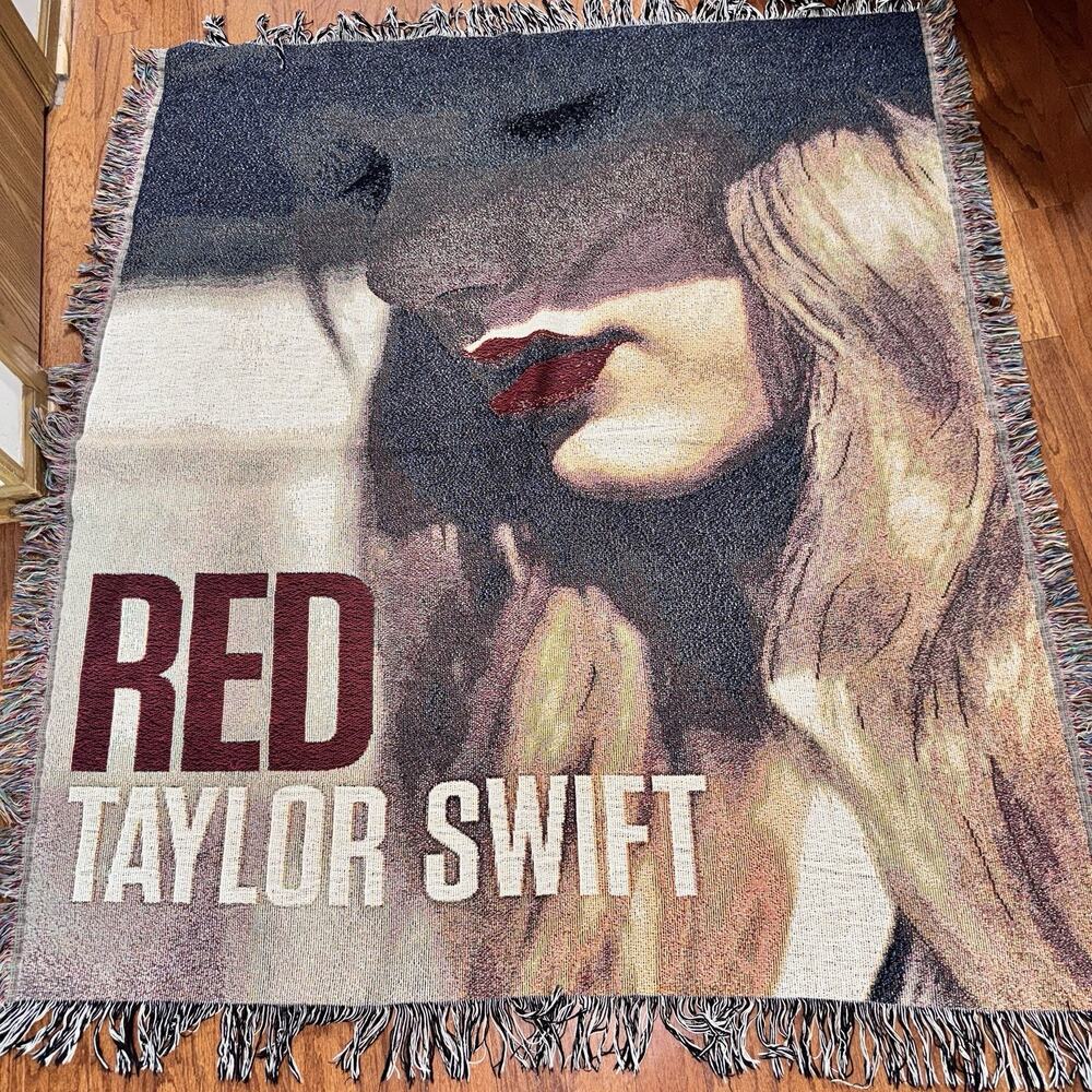 Taylor Swift 2012 Red Concert Tour Throw Blanket Tapestry Fringed 50x60